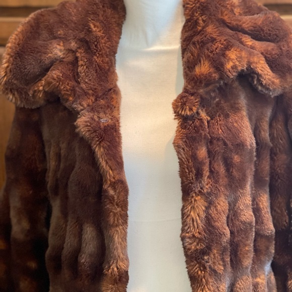 Elie Tahari Faux Fur Coat - Picture 9 of 9